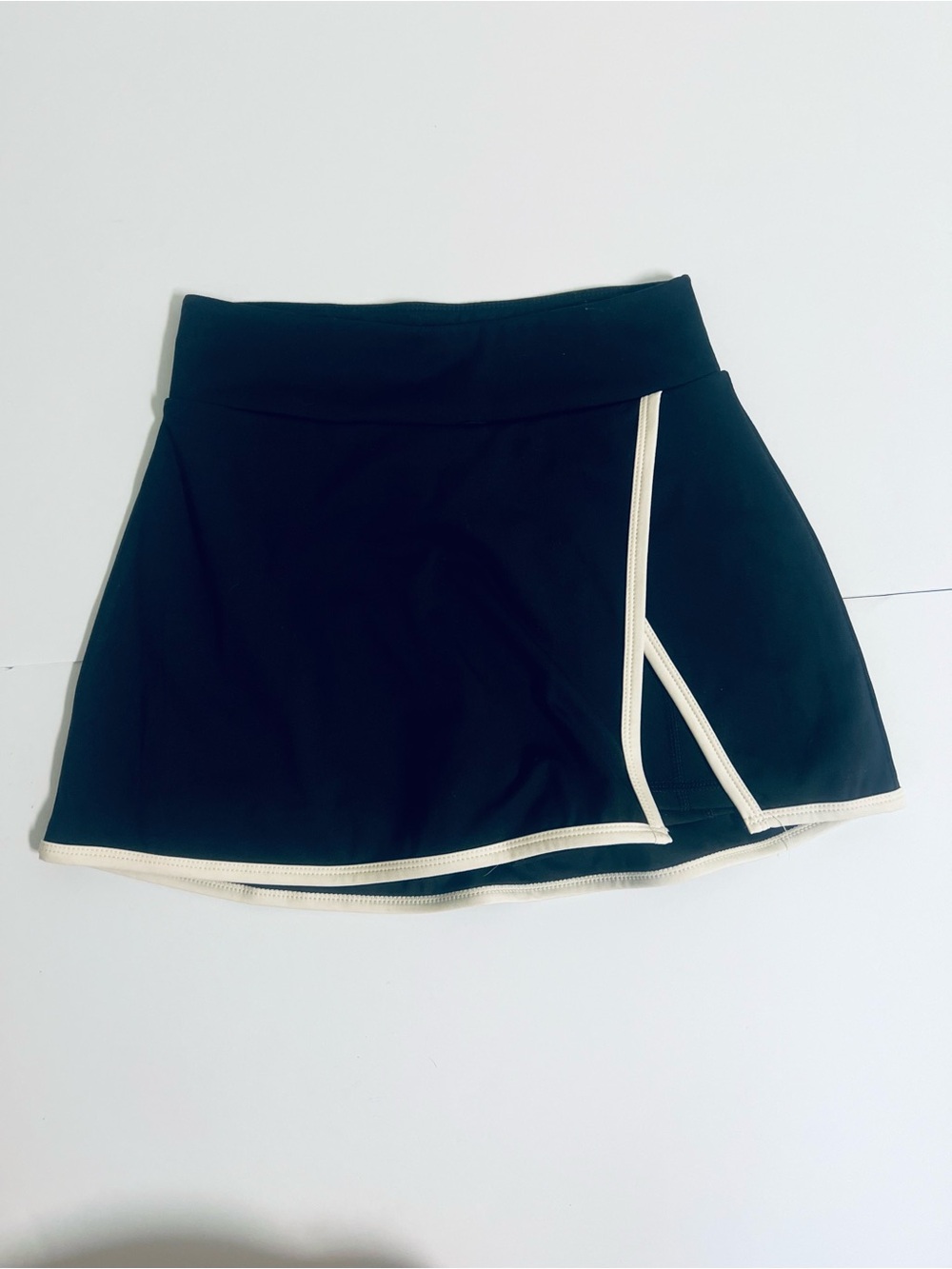 PacSun Black athletic skort with Cream Trim